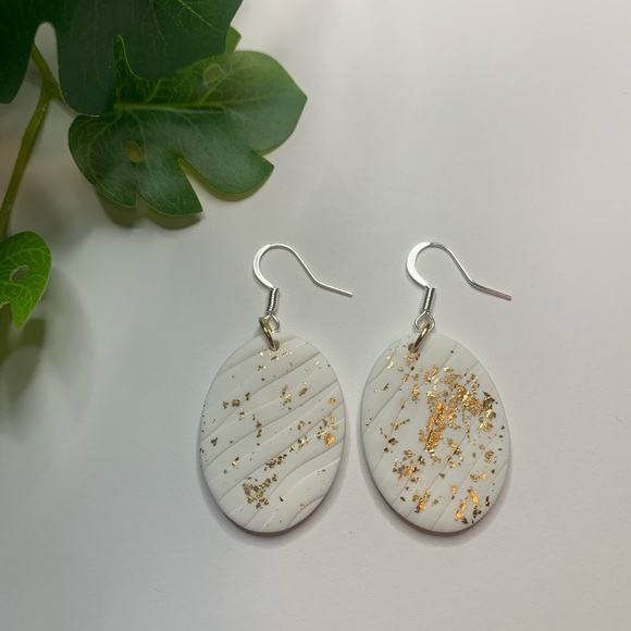 White & Gold Oval Earrings - Picture 1 of 2